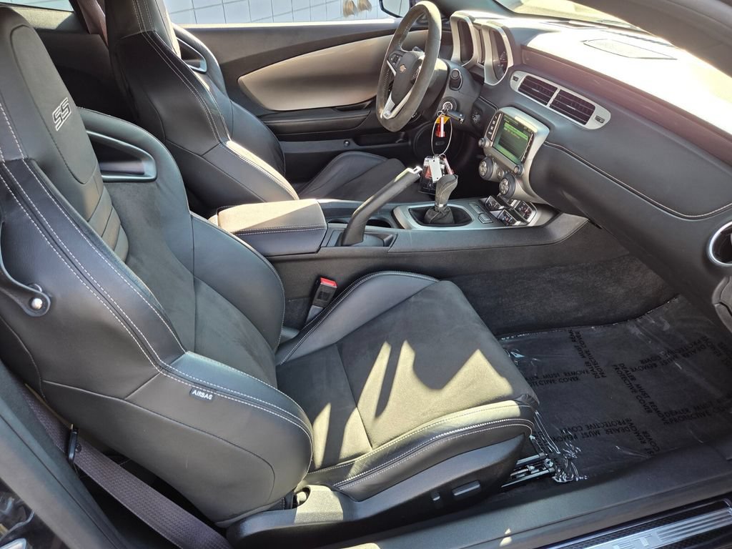 Used 2015 Chevrolet Camaro SS w/ SS Performance Package RWD image 19