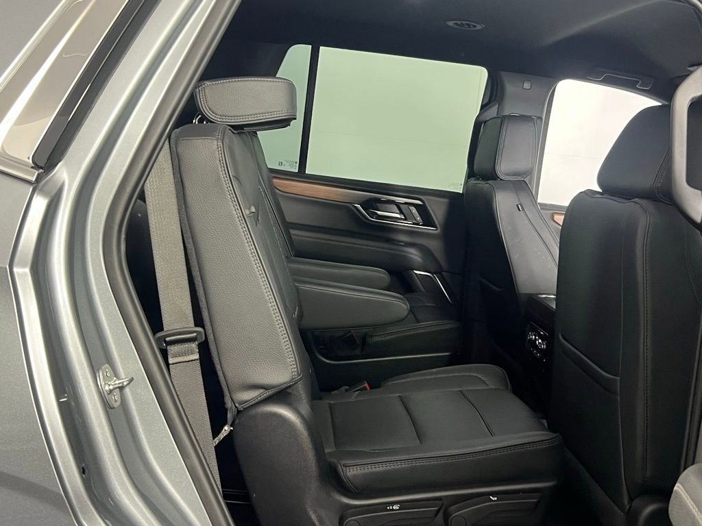 Used 2025 GMC Yukon Denali image 31