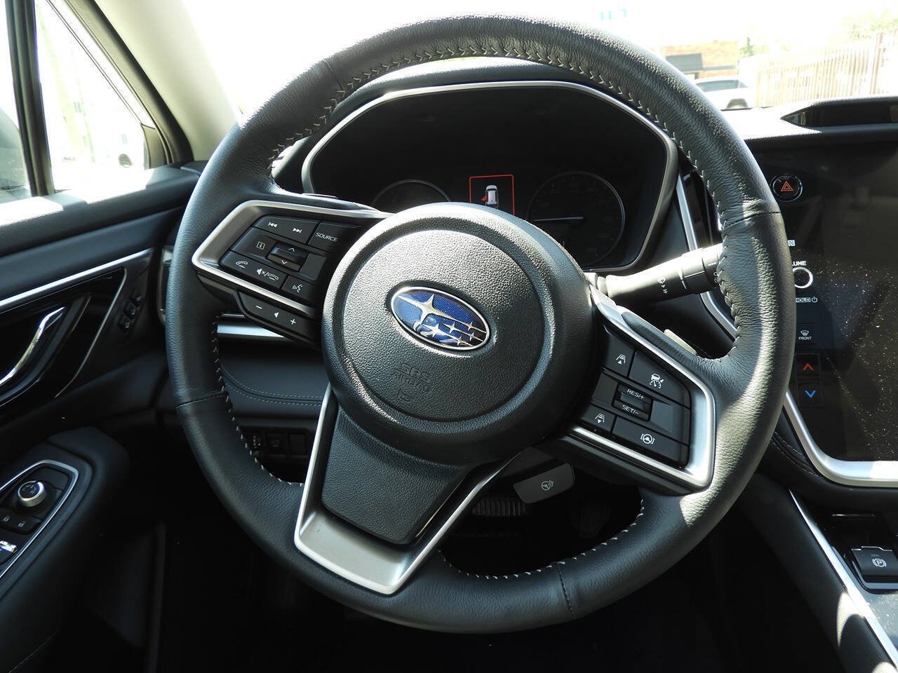 Used 2025 Subaru Outback Limited AWD/4WD image 21