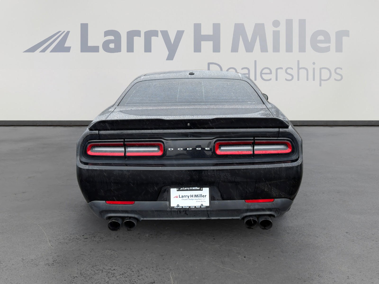 Used 2018 Dodge Challenger R/T RWD image 5