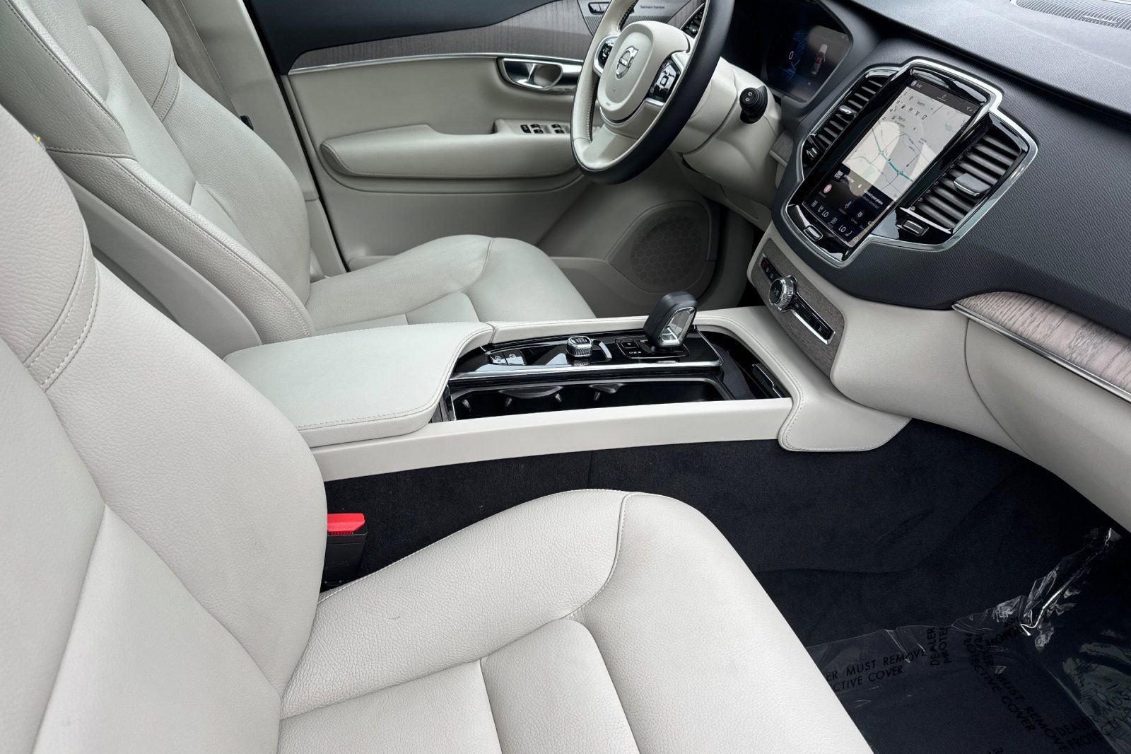 Used 2023 Volvo XC90 B5 Plus w/ Protection Package Premier AWD/4WD image 18