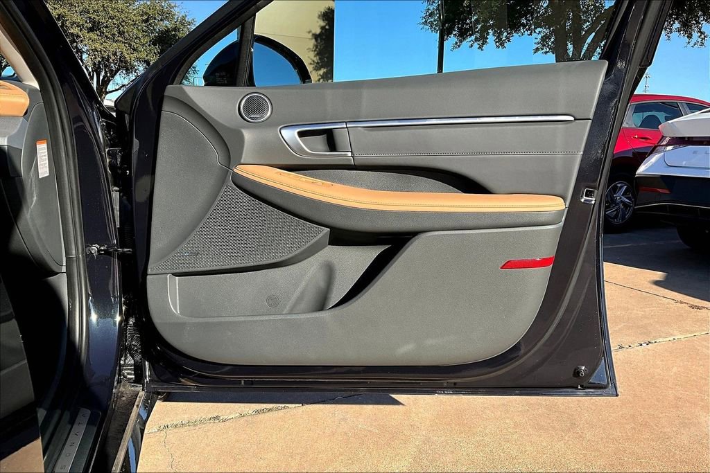 New 2025 Hyundai Sonata Limited image 19