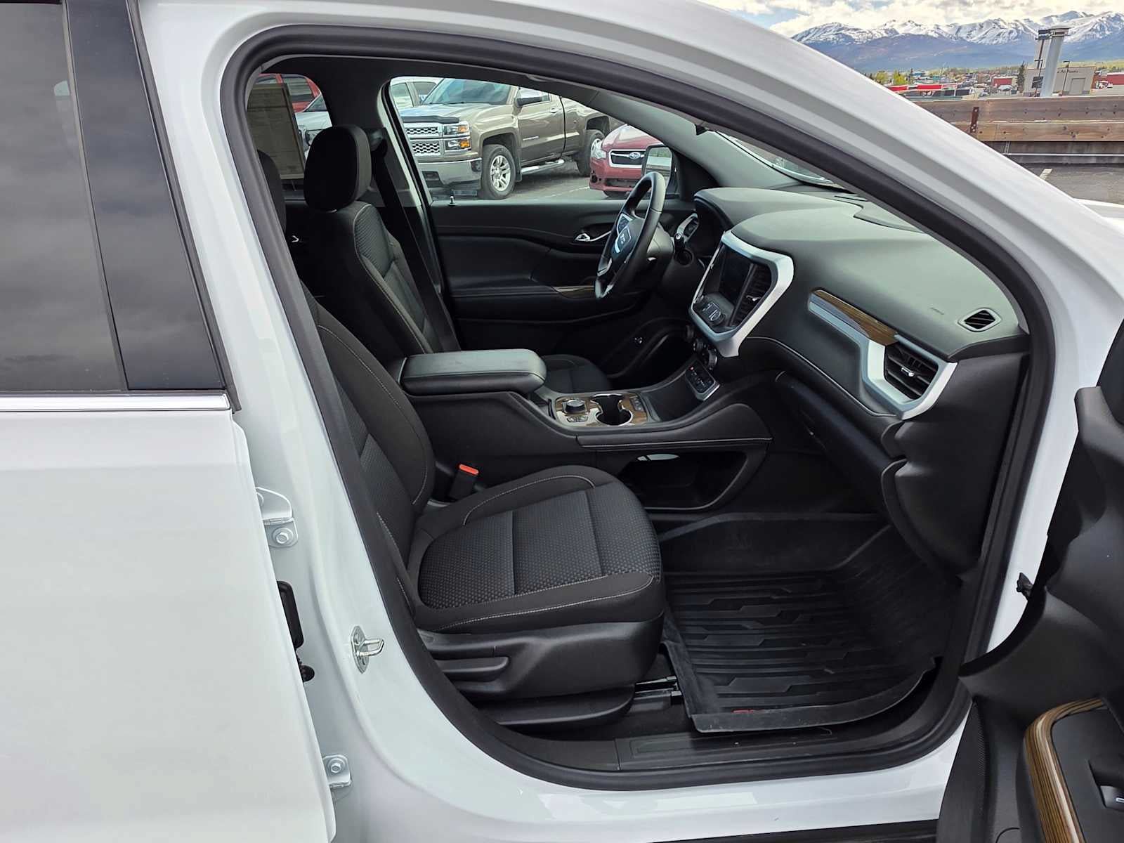 Used 2022 GMC Acadia SLE w/ Driver Convenience Package AWD/4WD image 11