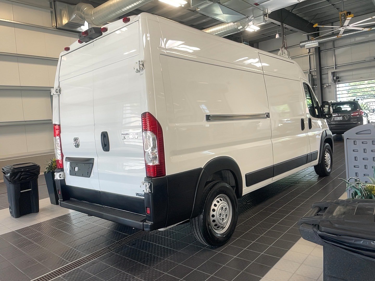 Used 2025 RAM ProMaster 3500 w/ Convenience Group FWD image 10