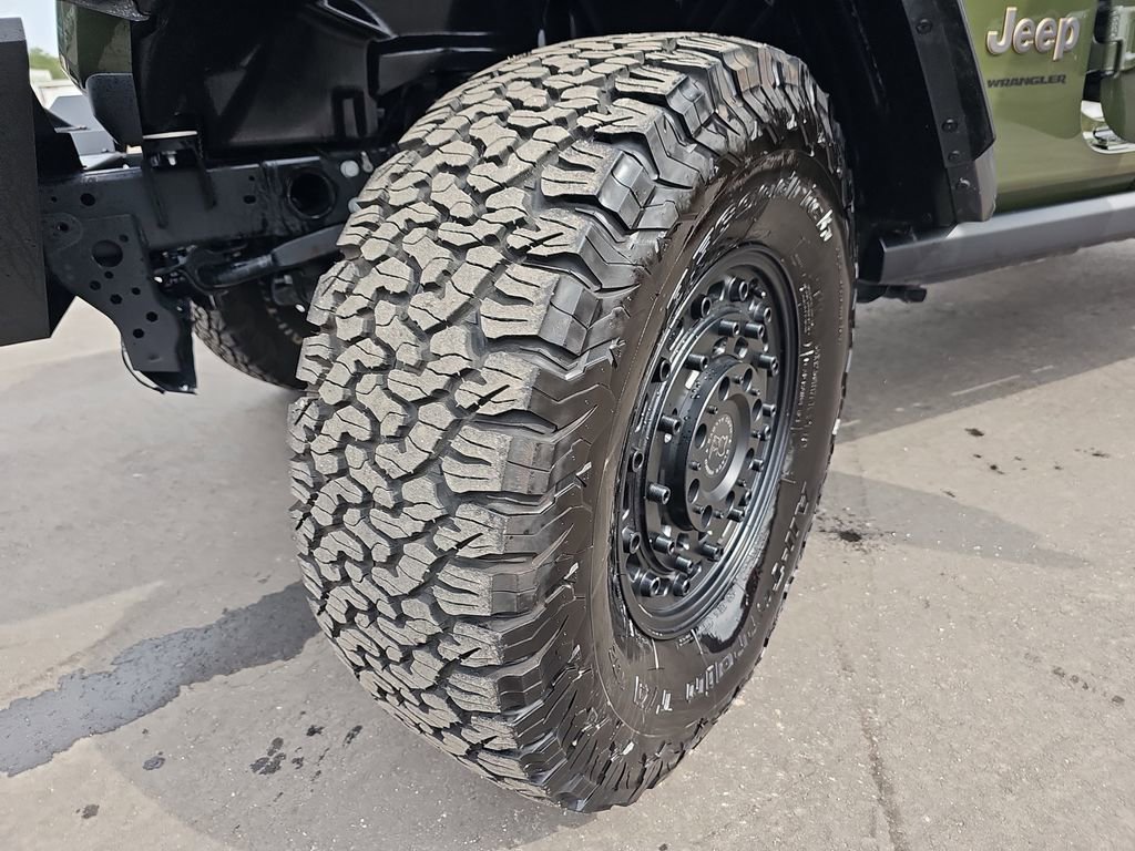 Used 2024 Jeep Wrangler Unlimited Rubicon 4xe w/ Technology Group image 35