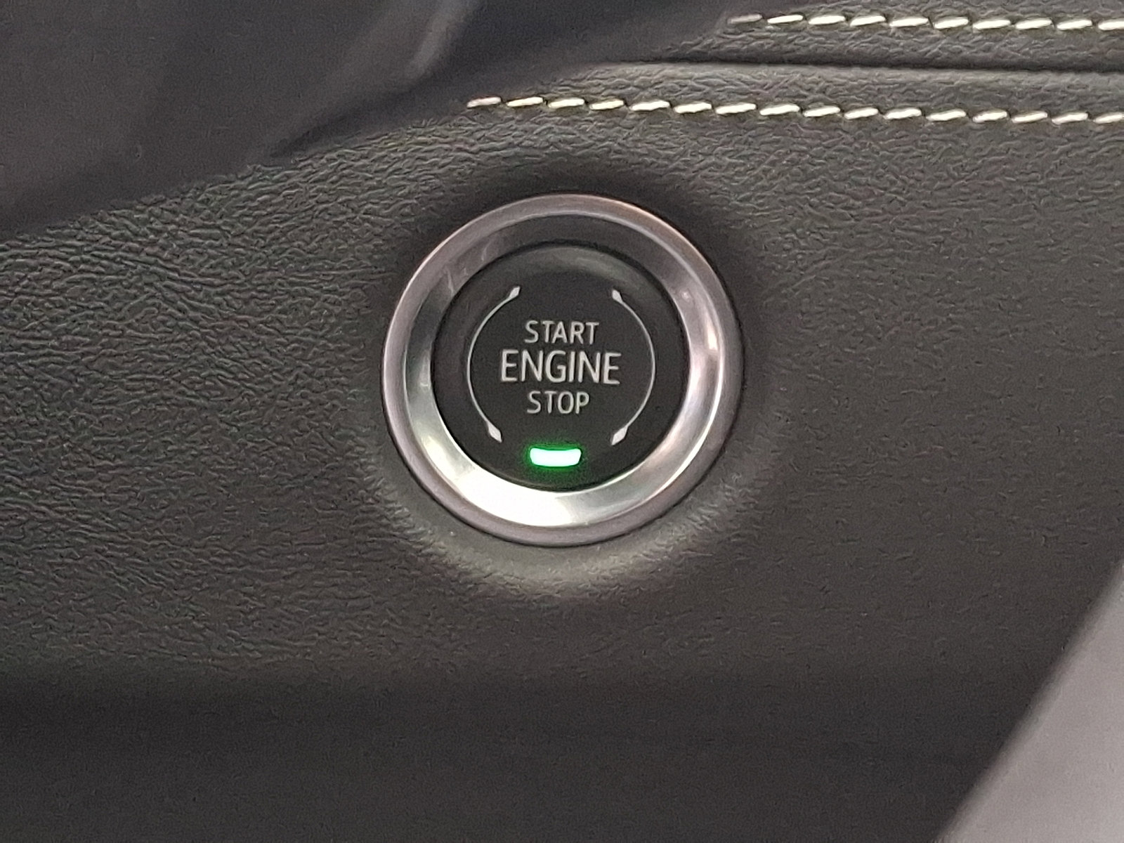 Used 2025 Cadillac Escalade Premium Luxury image 25