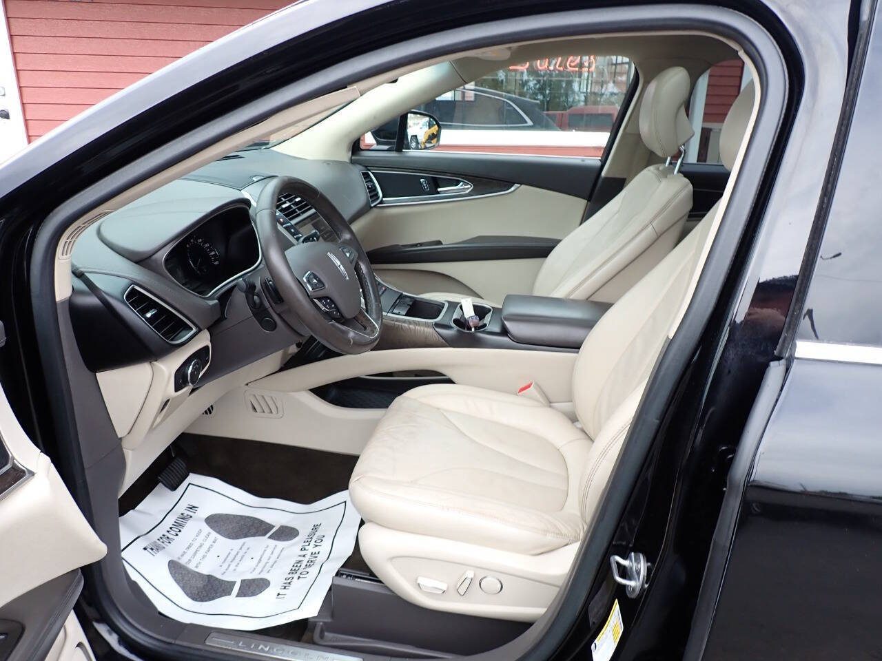 Used 2017 Lincoln MKX Reserve AWD/4WD image 7