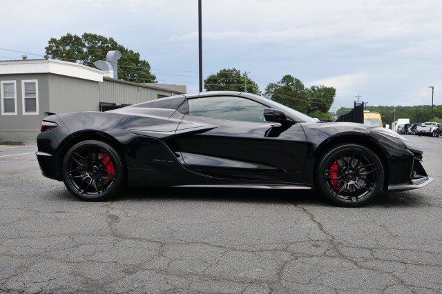 Used 2024 Chevrolet Corvette Z06 w/ Stealth Interior Trim Package RWD image 14