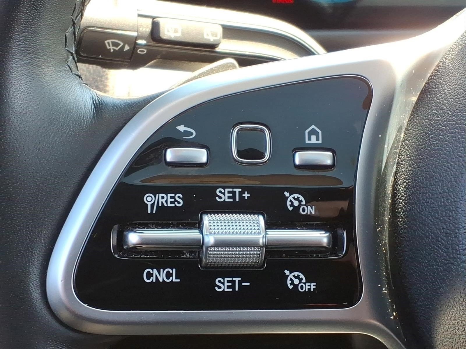 Certified 2022 Mercedes-Benz GLB 250 4MATIC image 29