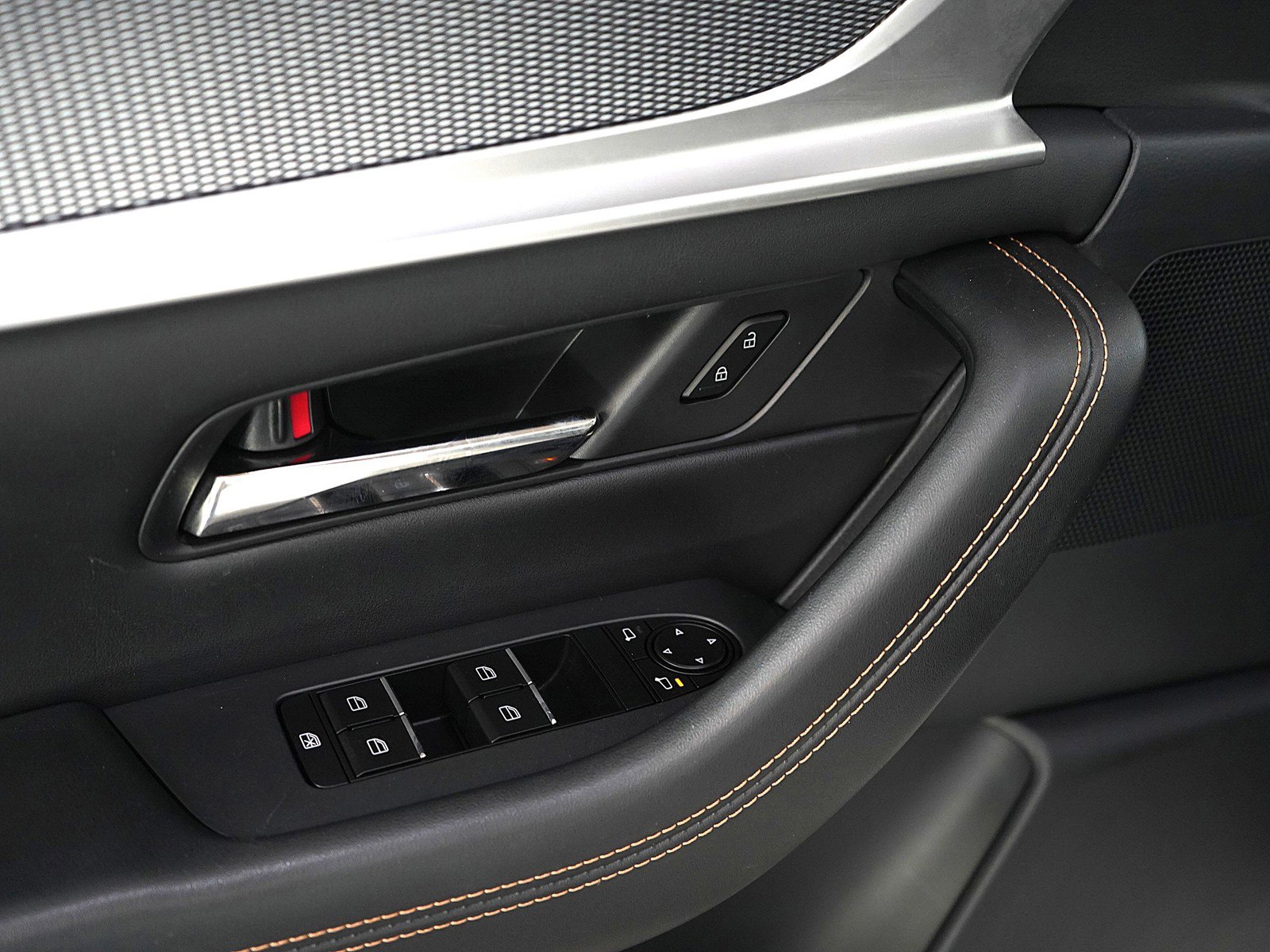 Certified 2024 MAZDA CX-90 Plug-In Hybrid w/ Preferred image 22