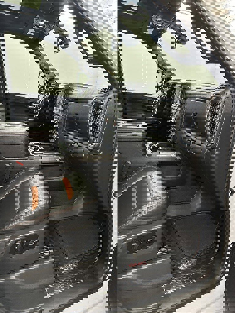 Used 2021 GMC Sierra 2500 AT4 w/ AT4 Premium Plus Package image 43