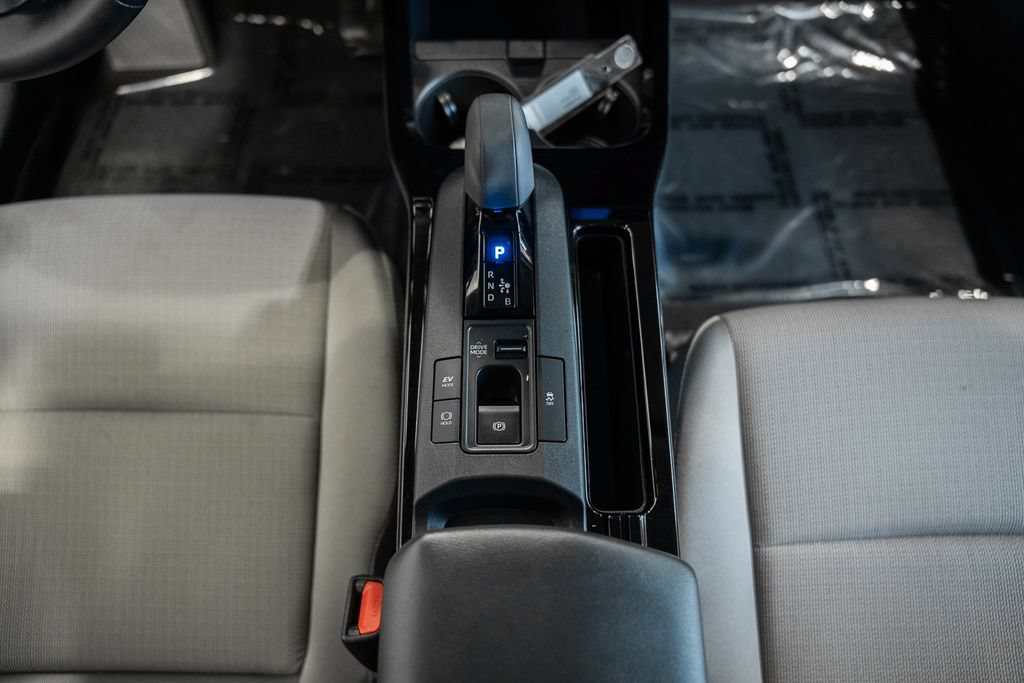 Used 2025 Toyota Prius LE FWD image 23