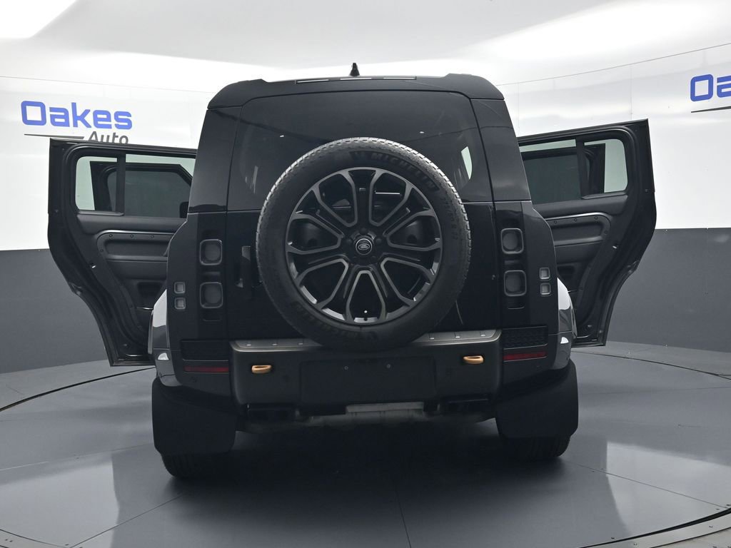 Used 2025 Land Rover Defender 110 AWD/4WD image 57