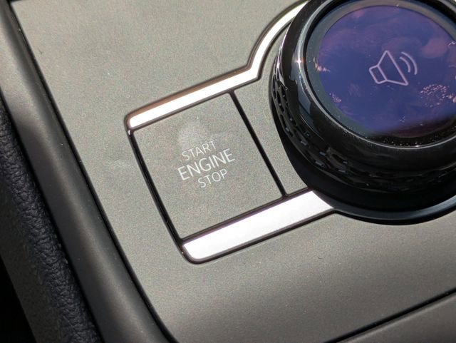 New 2026 Volkswagen Tiguan SE R-Line FWD image 29