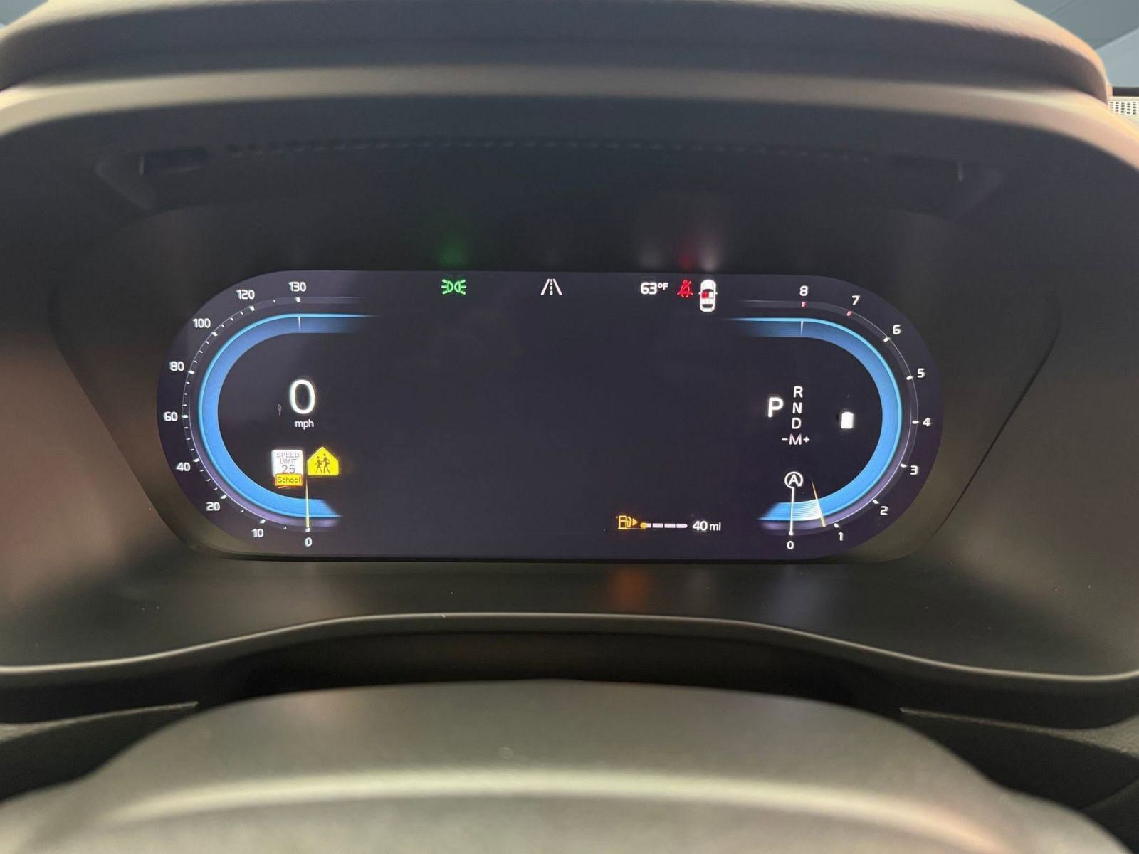 Used 2024 Volvo XC40 B5 Plus image 15