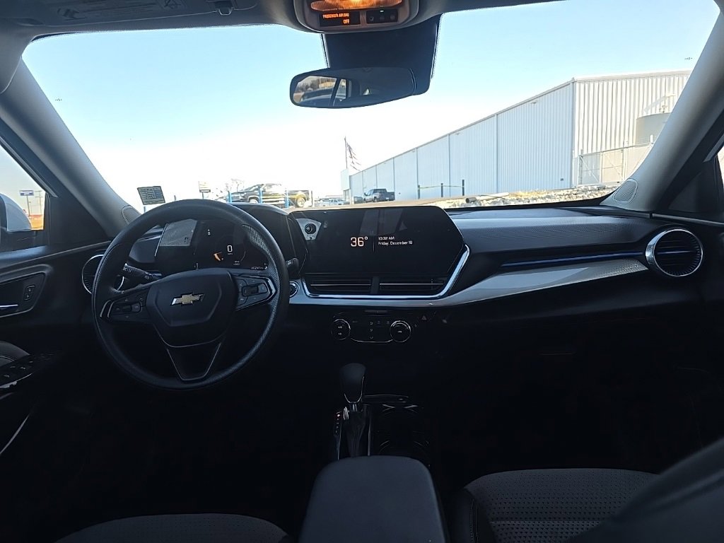 Used 2024 Chevrolet Trax LT image 25