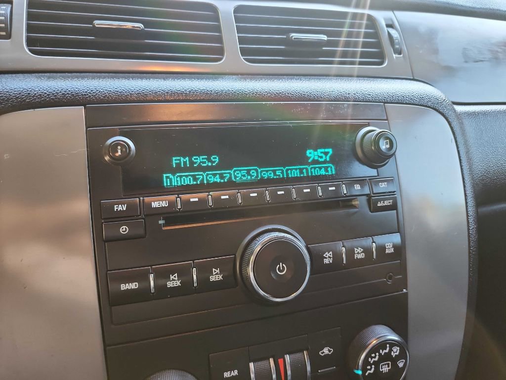 Used 2010 Chevrolet Suburban 2500 LS w/ Skid Plate Package image 22