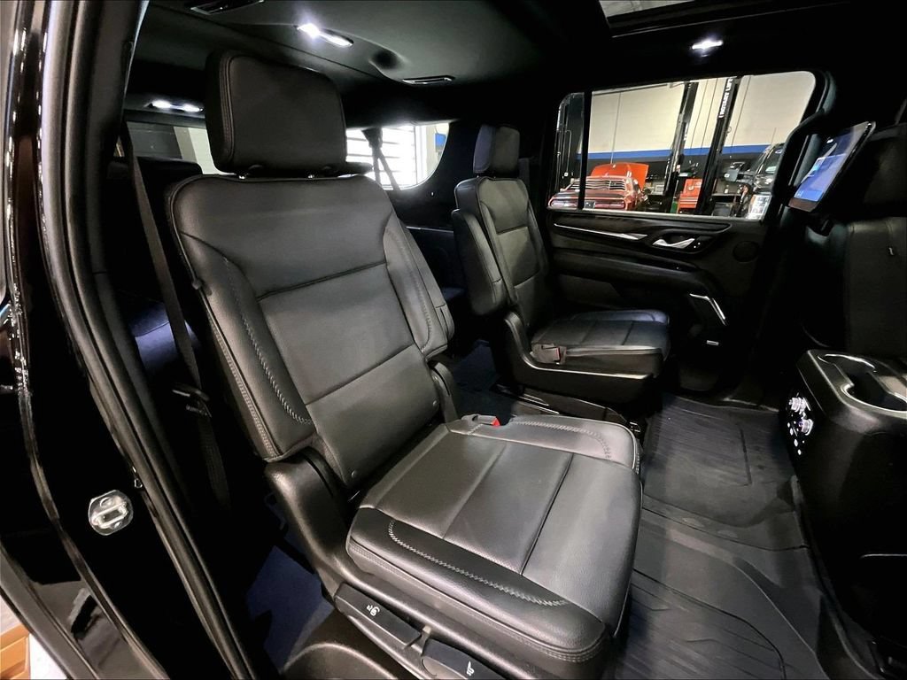 Used 2024 GMC Yukon XL Denali w/ Advanced Technology Package AWD/4WD image 16