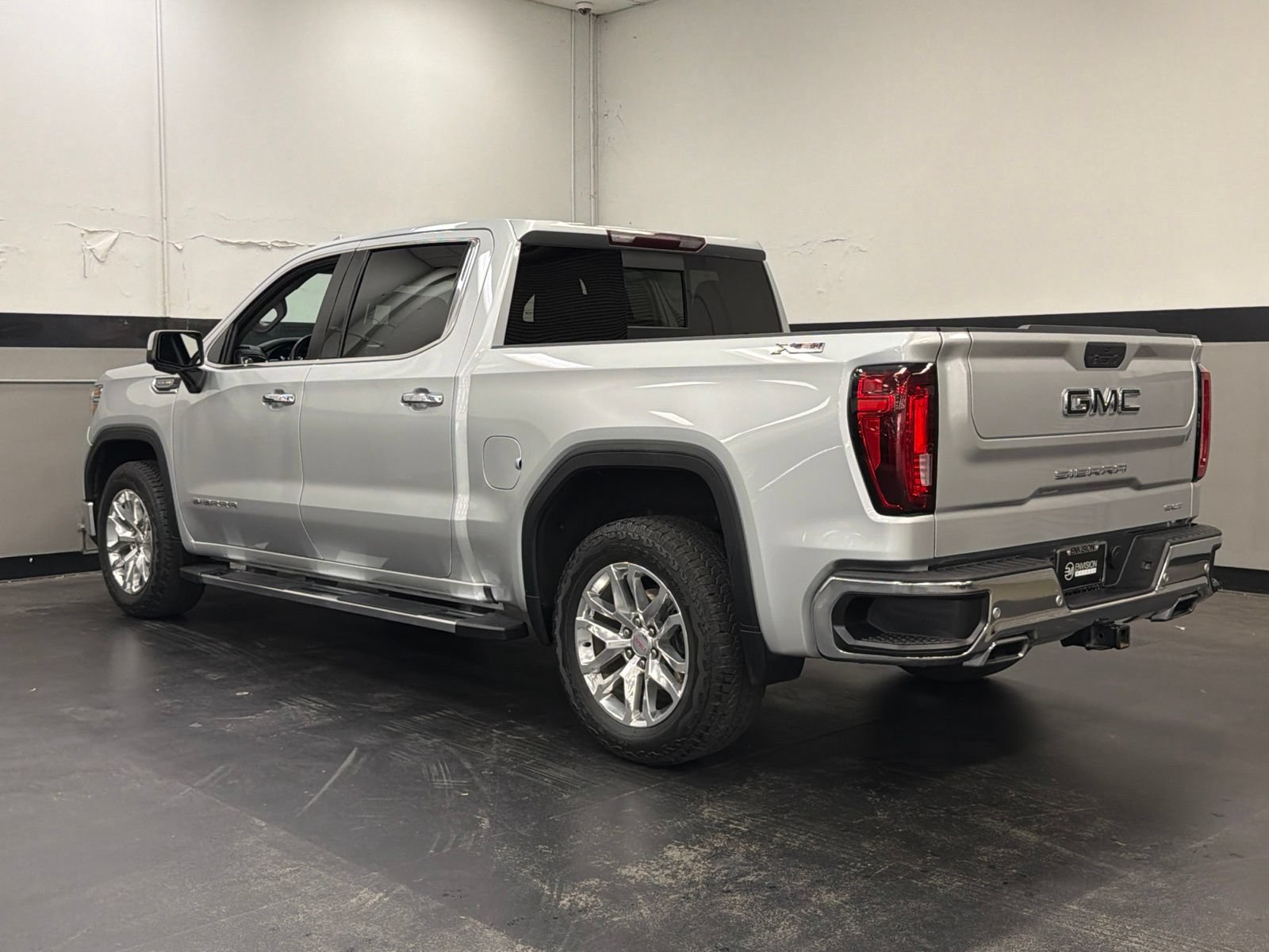 Used 2021 GMC Sierra 1500 SLT w/ SLT Premium Plus Package AWD/4WD image 8
