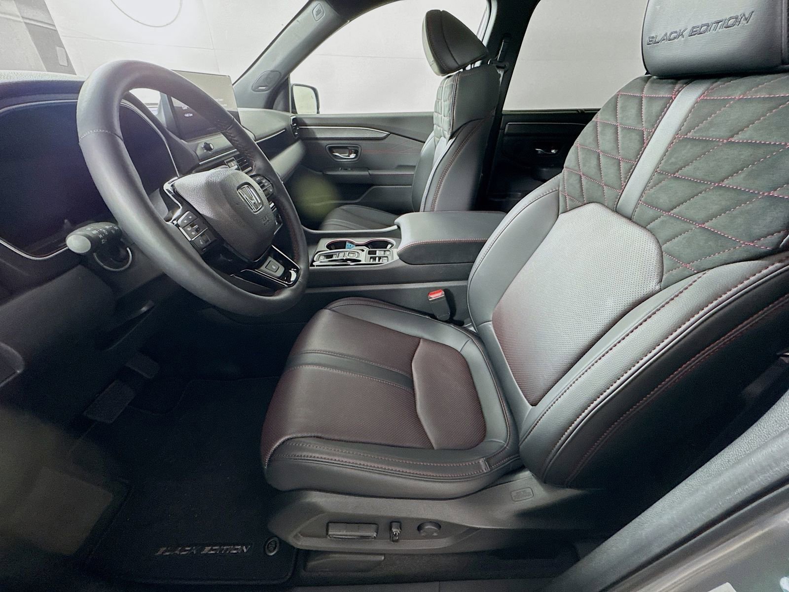 Used 2026 Honda Pilot Black Edition image 18