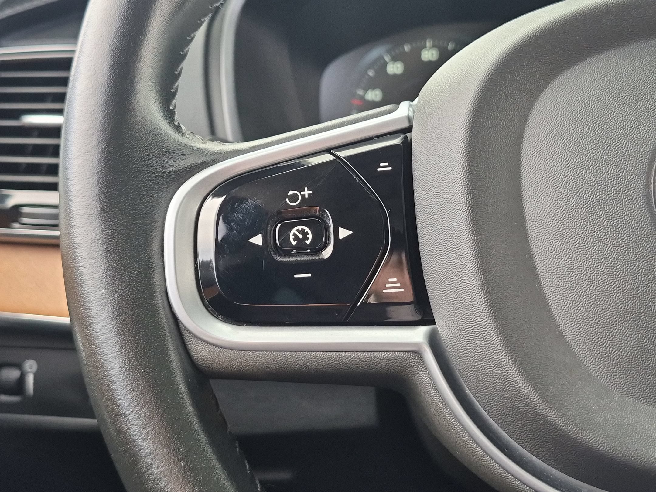 Used 2020 Volvo XC90 T6 Inscription AWD/4WD image 17