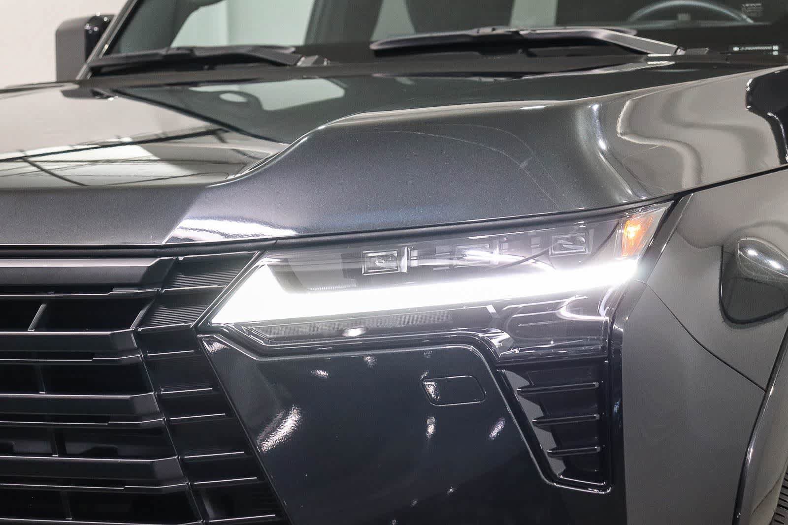 Used 2024 Lexus GX 550 w/ Accessory Package (Z1) AWD/4WD image 7
