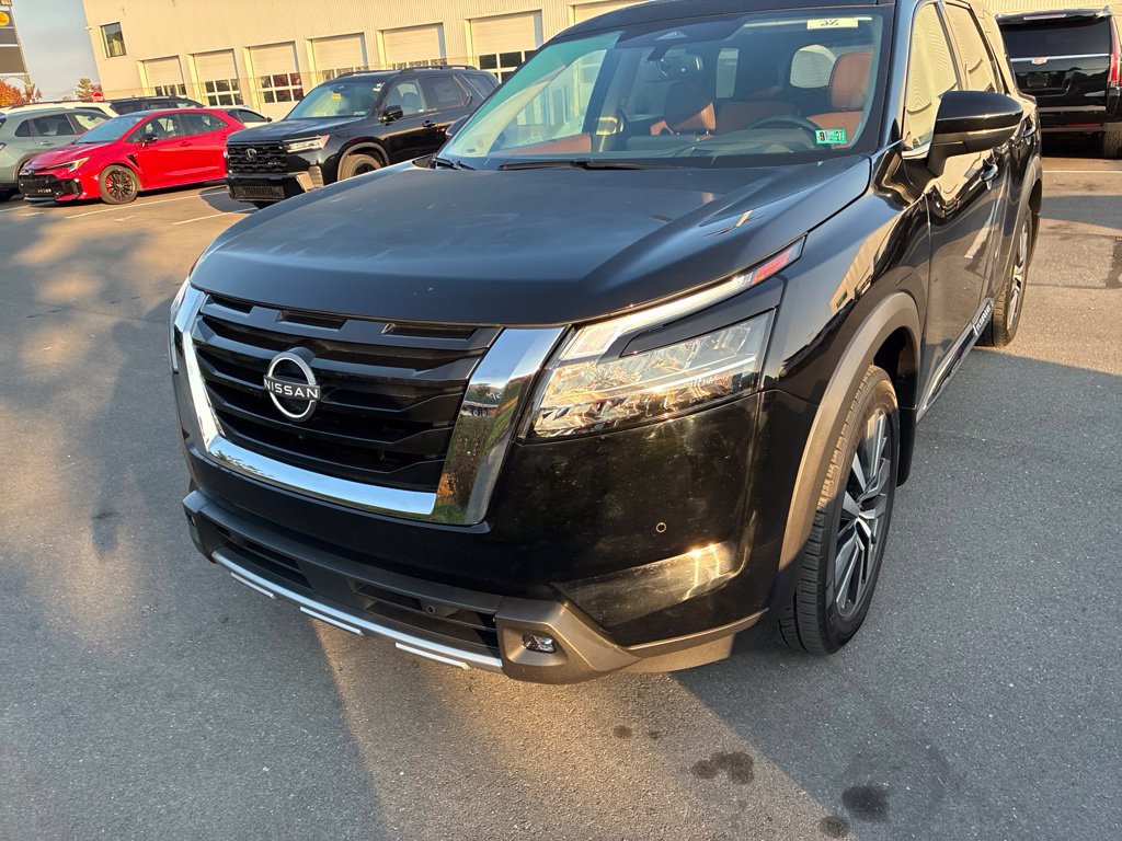 Used 2022 Nissan Pathfinder Platinum AWD/4WD image 18