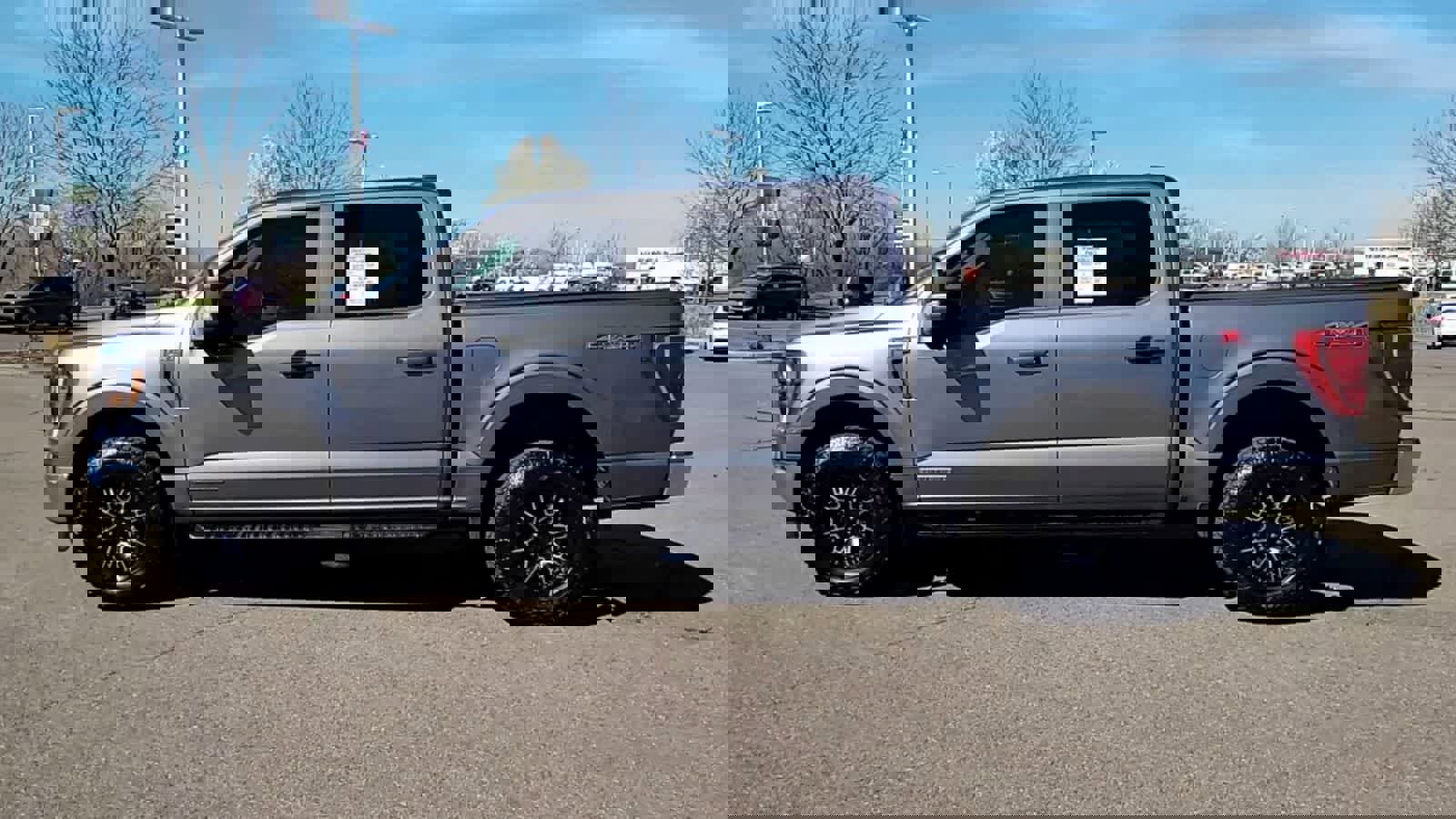 Used 2023 Ford F150 XL w/ Trailer Tow Package image 5