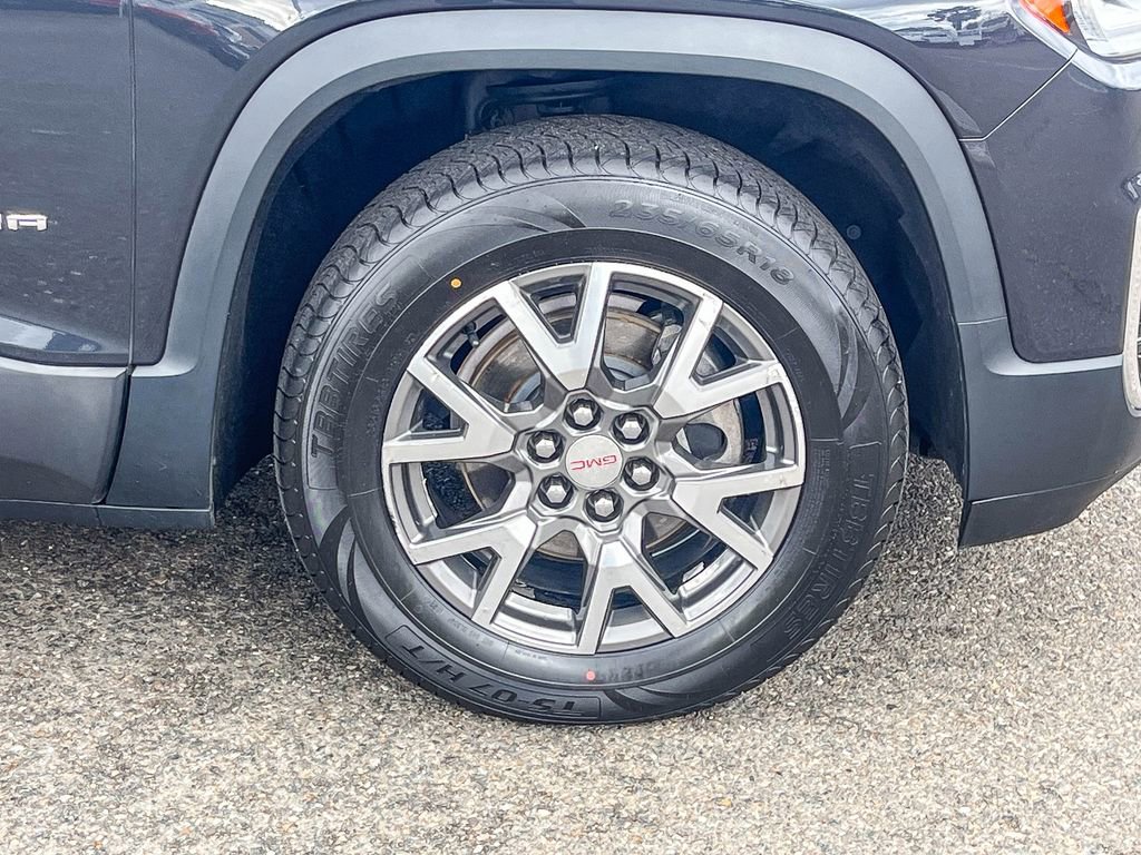 Used 2020 GMC Acadia SLE image 13