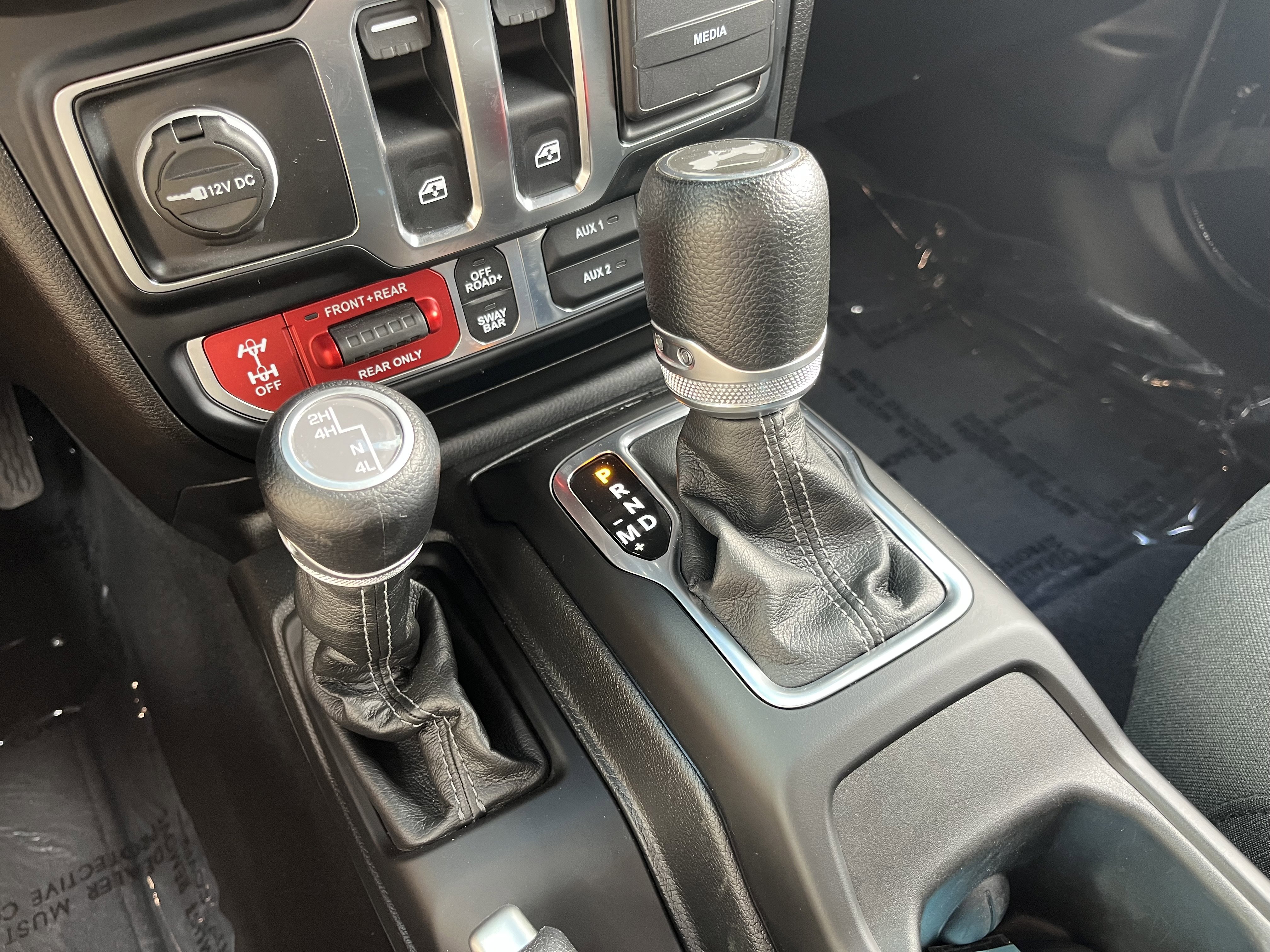 Used 2024 Jeep Wrangler Rubicon AWD/4WD image 22