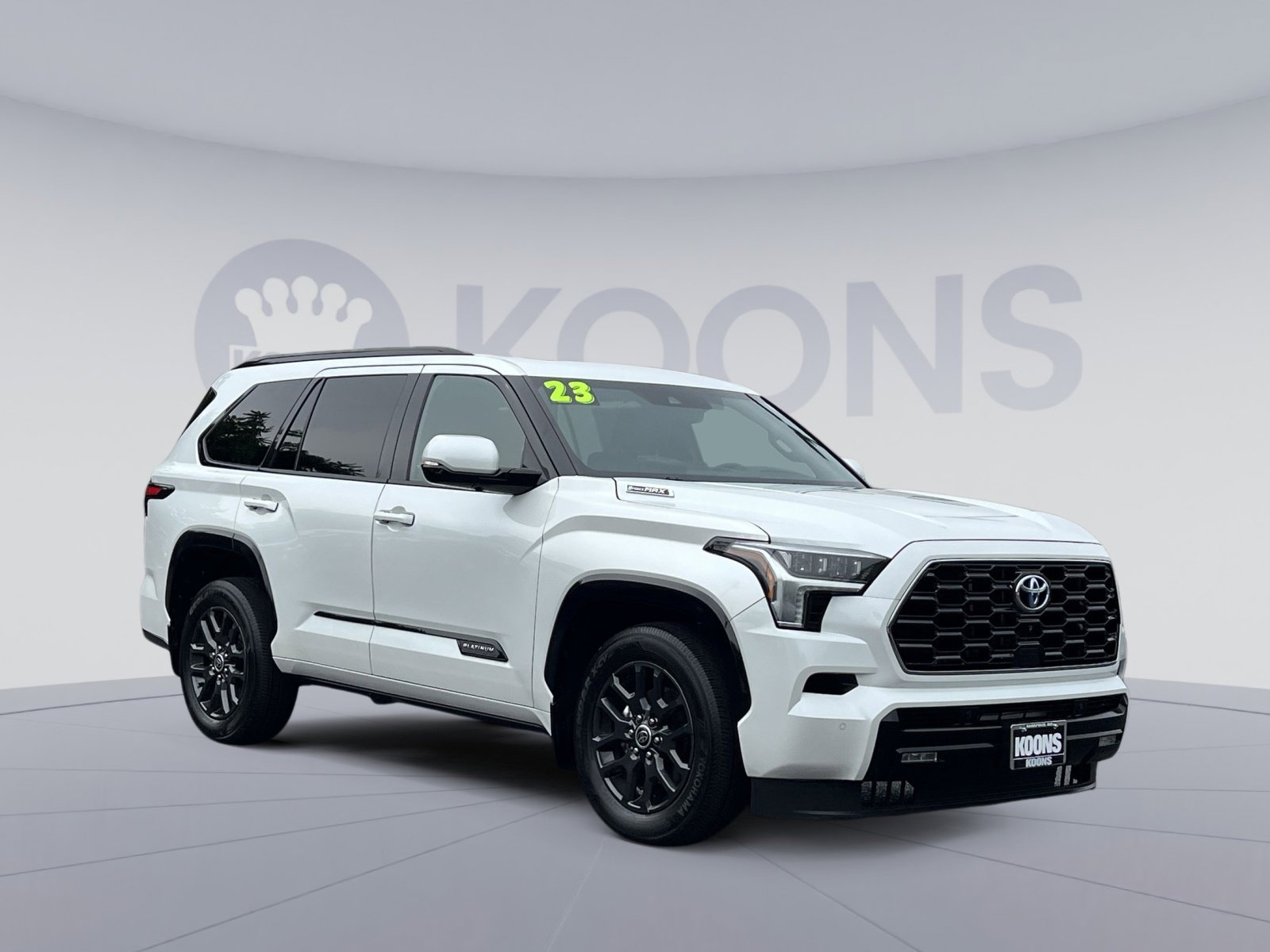 Used 2023 Toyota Sequoia Platinum AWD/4WD image 2