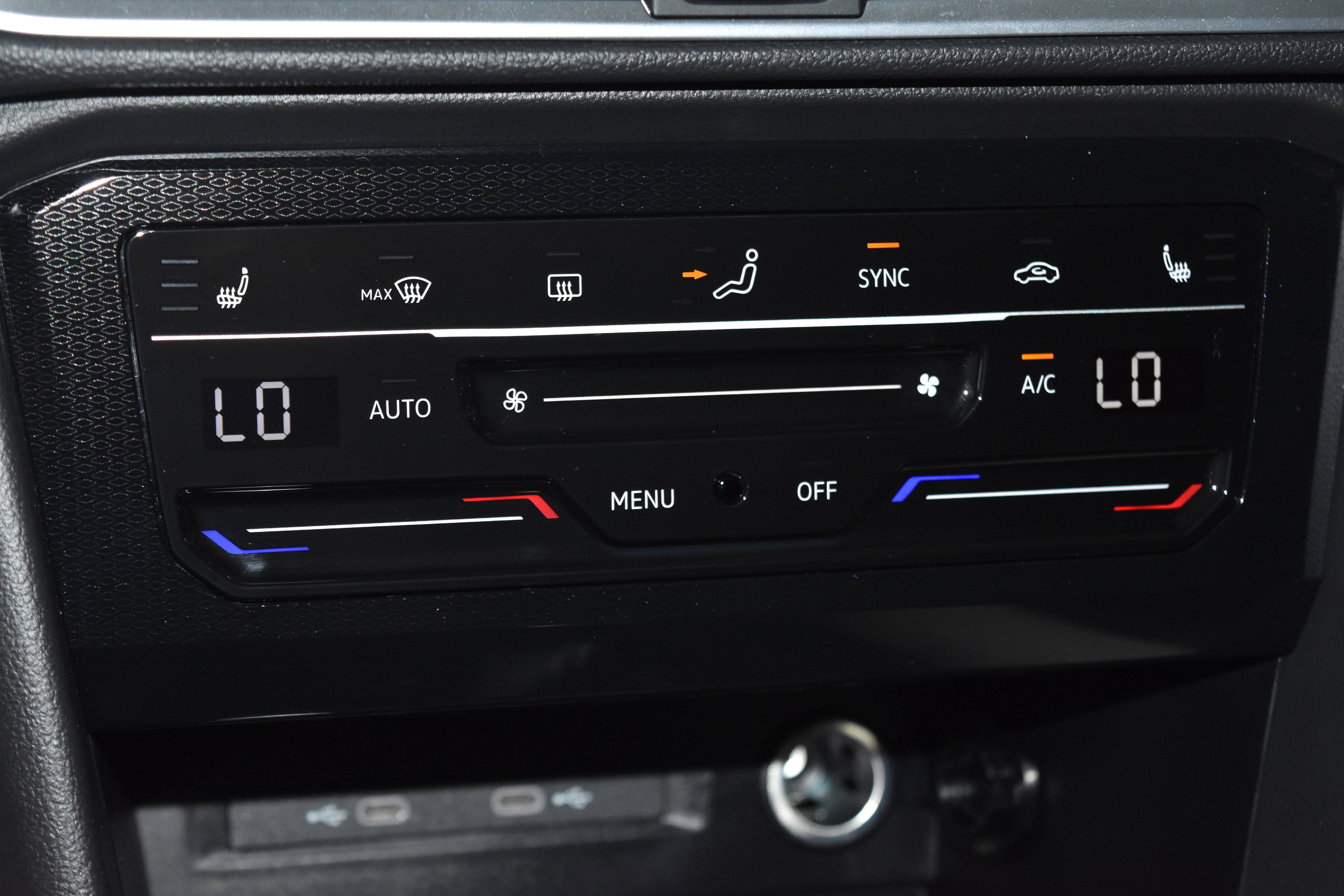 New 2025 Volkswagen Taos SE image 10