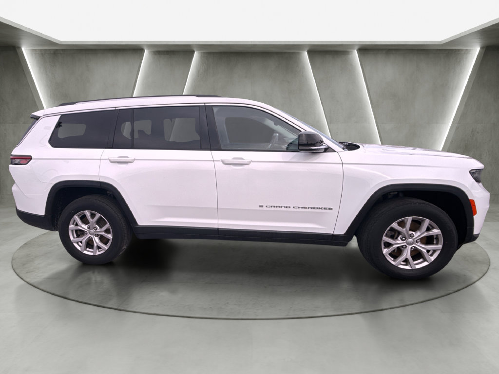 Used 2022 Jeep Grand Cherokee L Limited AWD/4WD image 2
