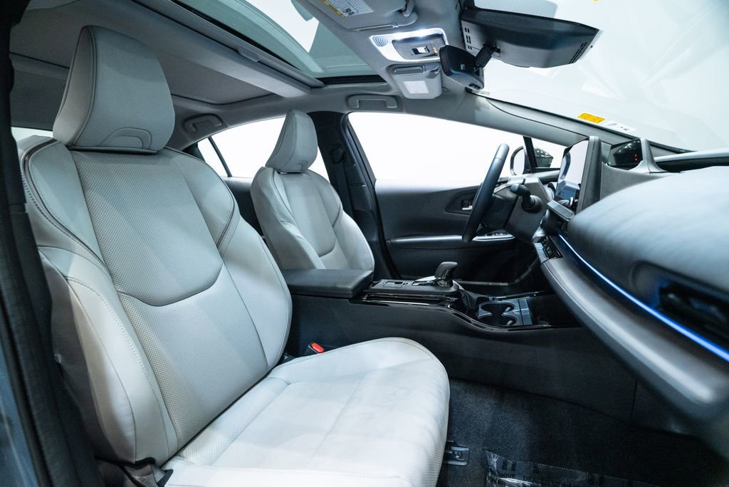 Used 2024 Toyota Prius XLE image 14