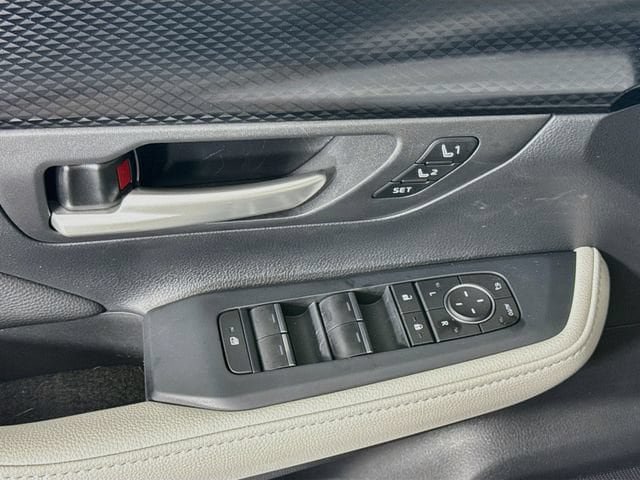 Certified 2025 Toyota Grand Highlander AWD Hybrid image 19