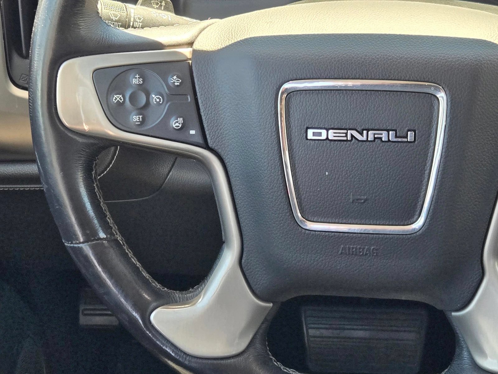 Used 2018 GMC Sierra 1500 Denali w/ Denali Ultimate Package AWD/4WD image 17