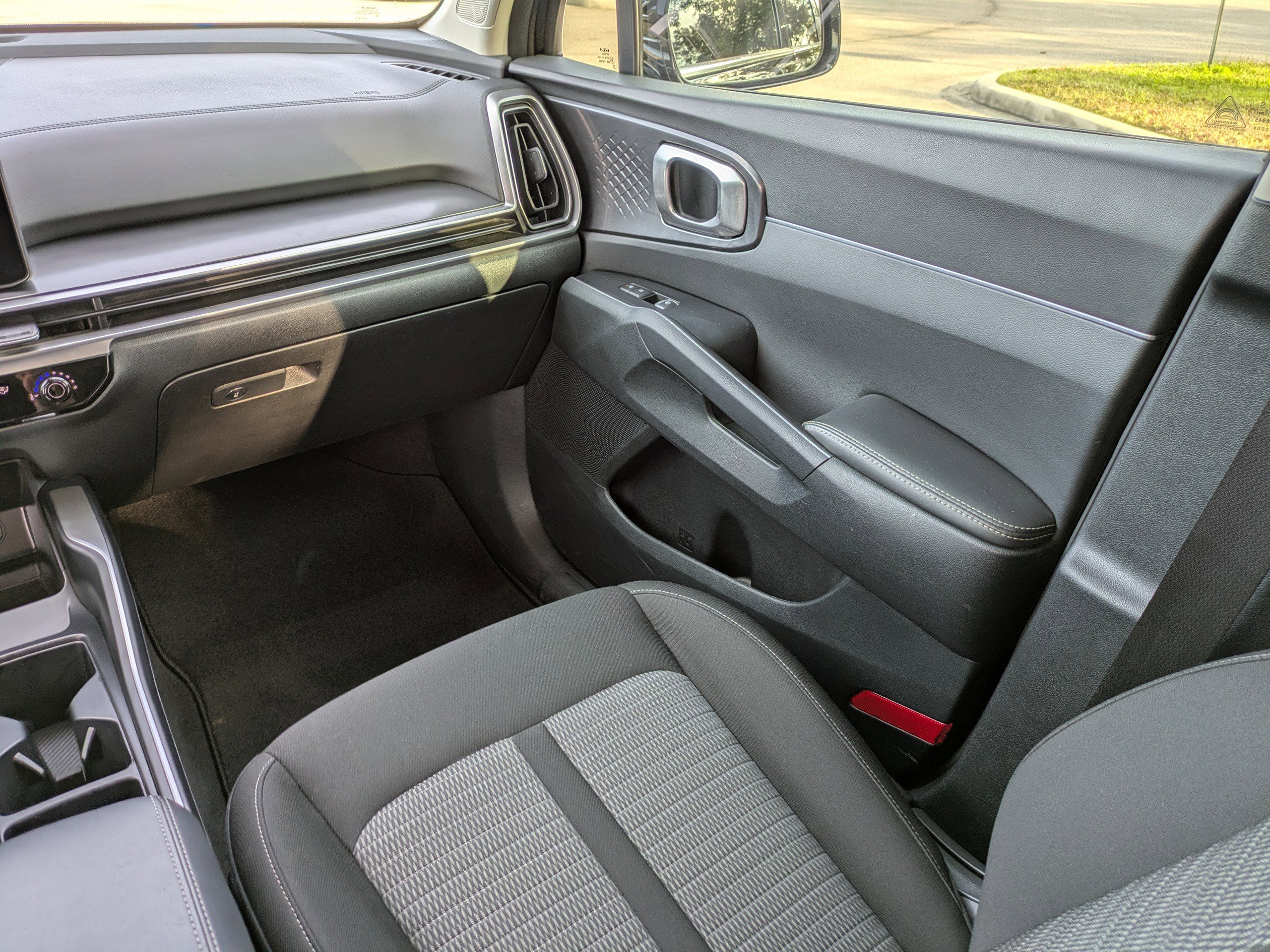 Used 2024 Kia Sorento LX image 18