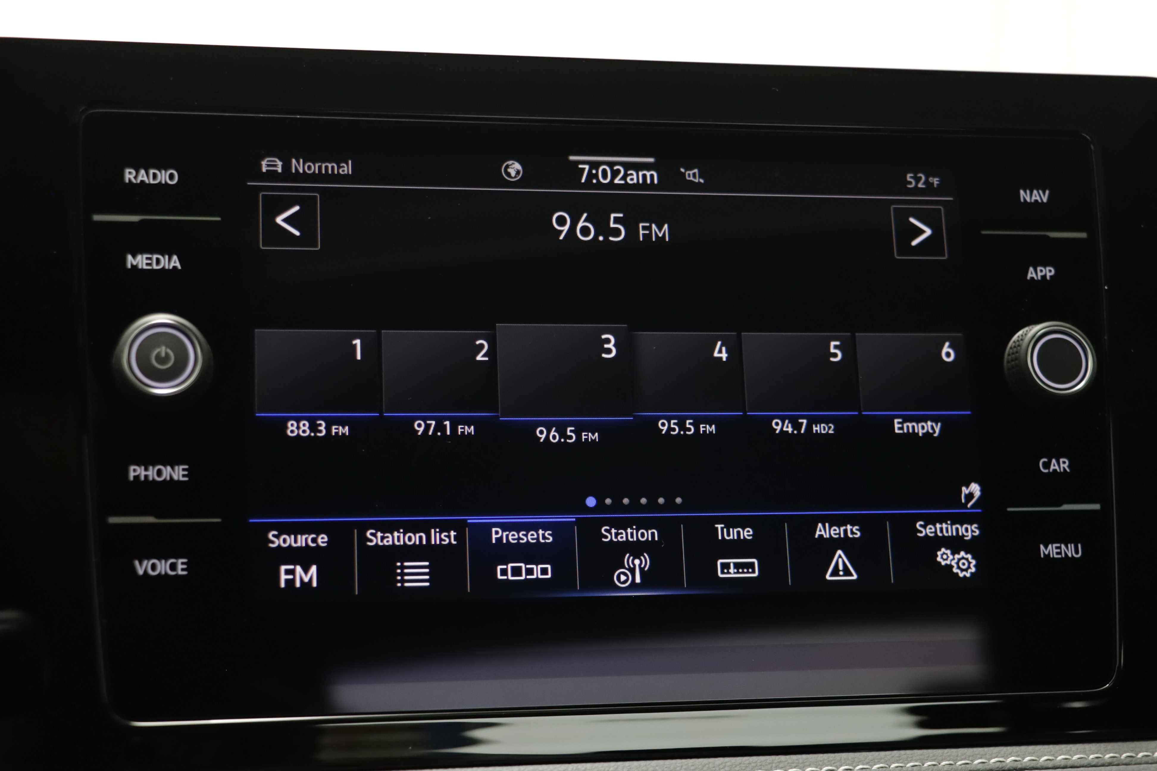 New 2027 Volkswagen Jetta SEL FWD image 10