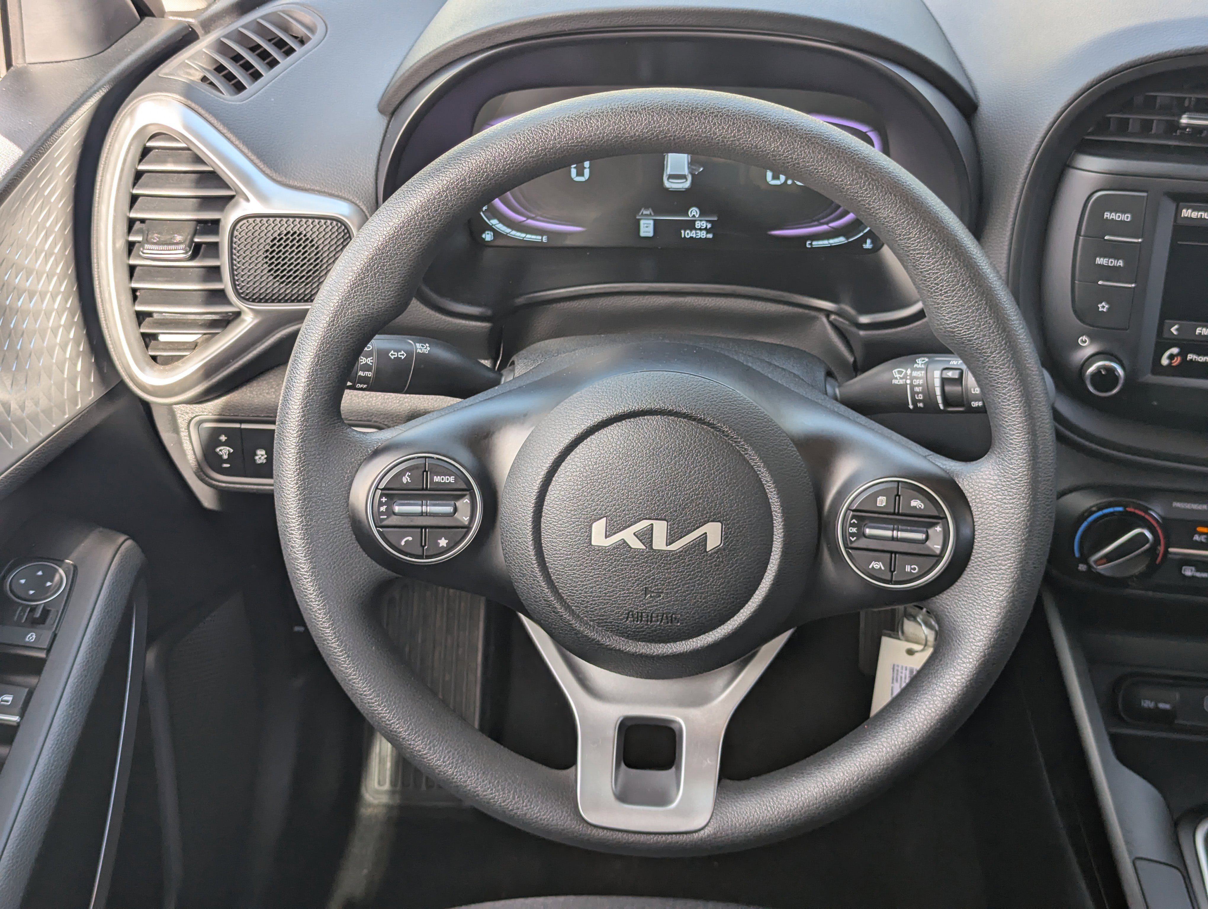 Certified 2025 Kia Soul LX image 16