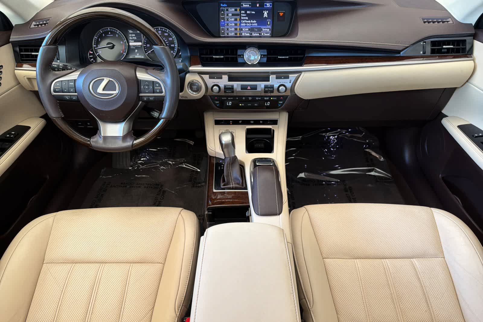 Used 2016 Lexus ES 350 w/ Luxury Package w/Wood Trim FWD image 3