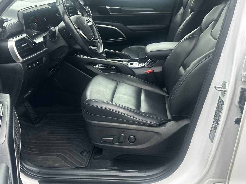 Used 2024 Kia Telluride S w/ S Sunroof Package FWD image 9