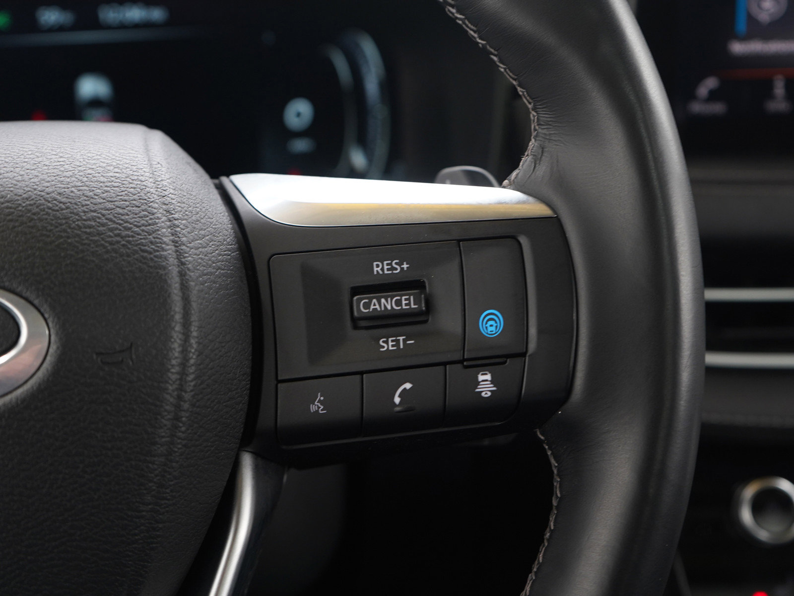 Used 2024 INFINITI QX60 Sensory image 28