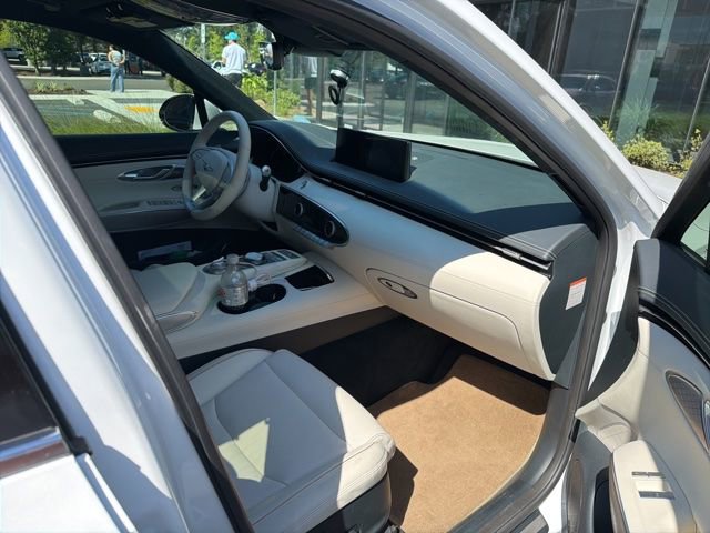 Used 2025 Genesis Electrified GV70 w/ Prestige Package AWD/4WD image 11