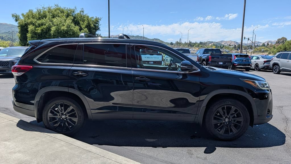 Used 2019 Toyota Highlander SE AWD/4WD image 10