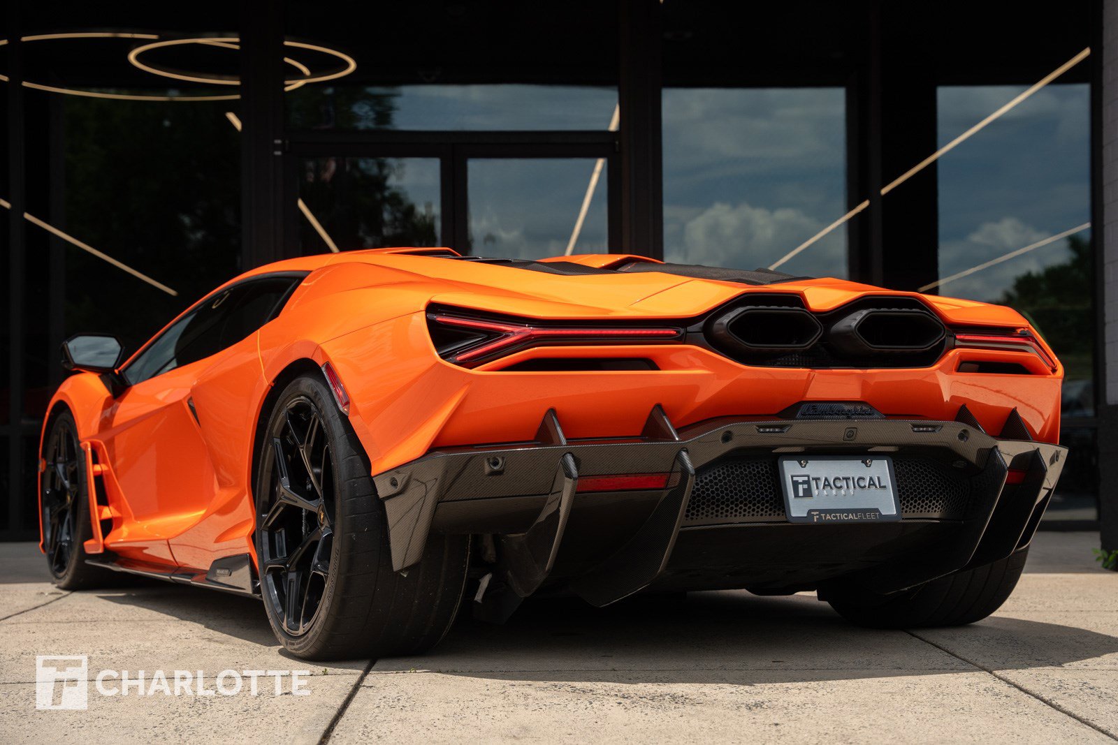 Used 2024 Lamborghini Revuelto AWD/4WD image 2
