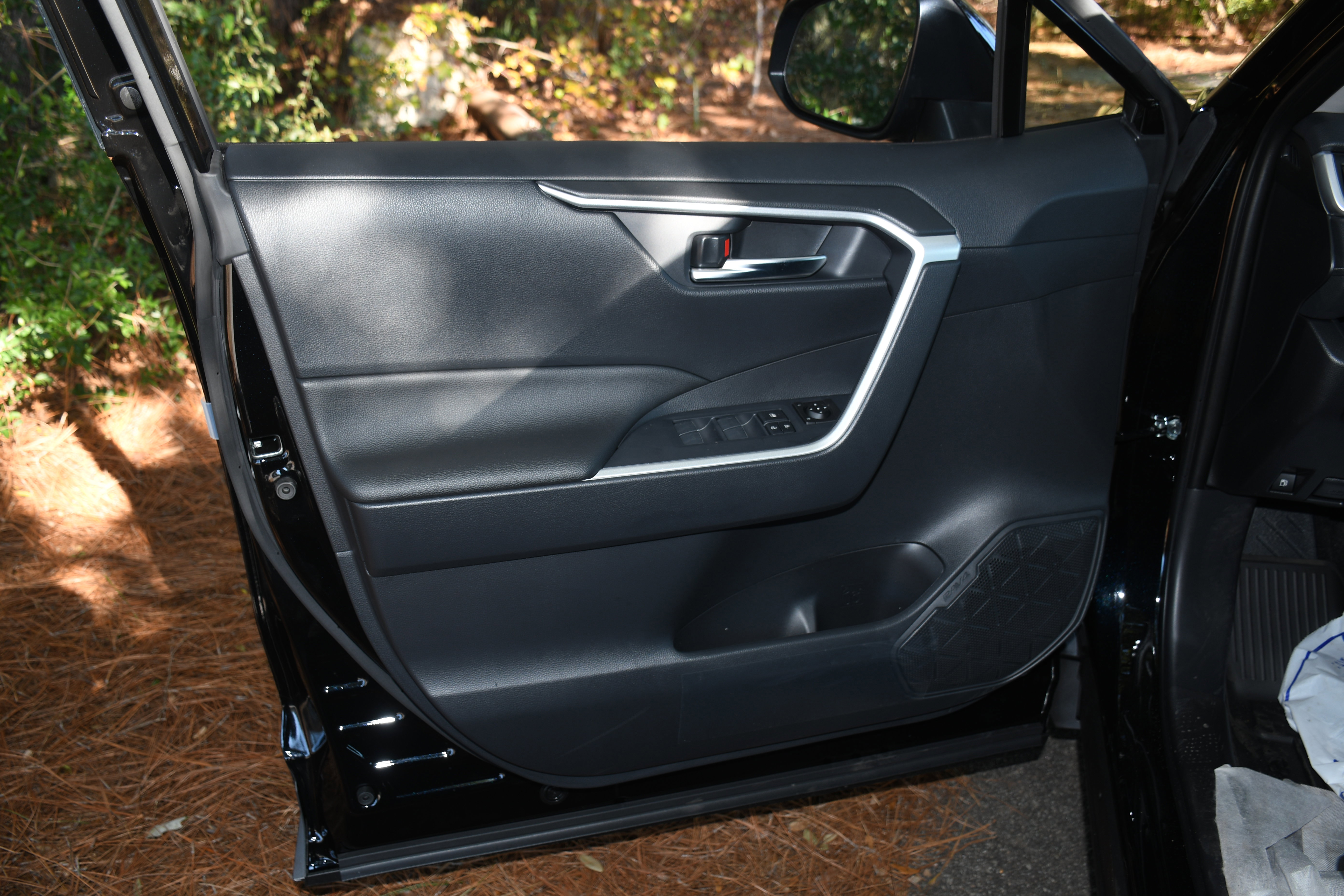 New 2025 Toyota RAV4 XLE image 5