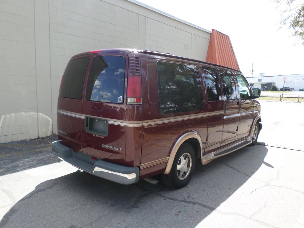 Used 2000 Chevrolet Express 1500 RWD image 8