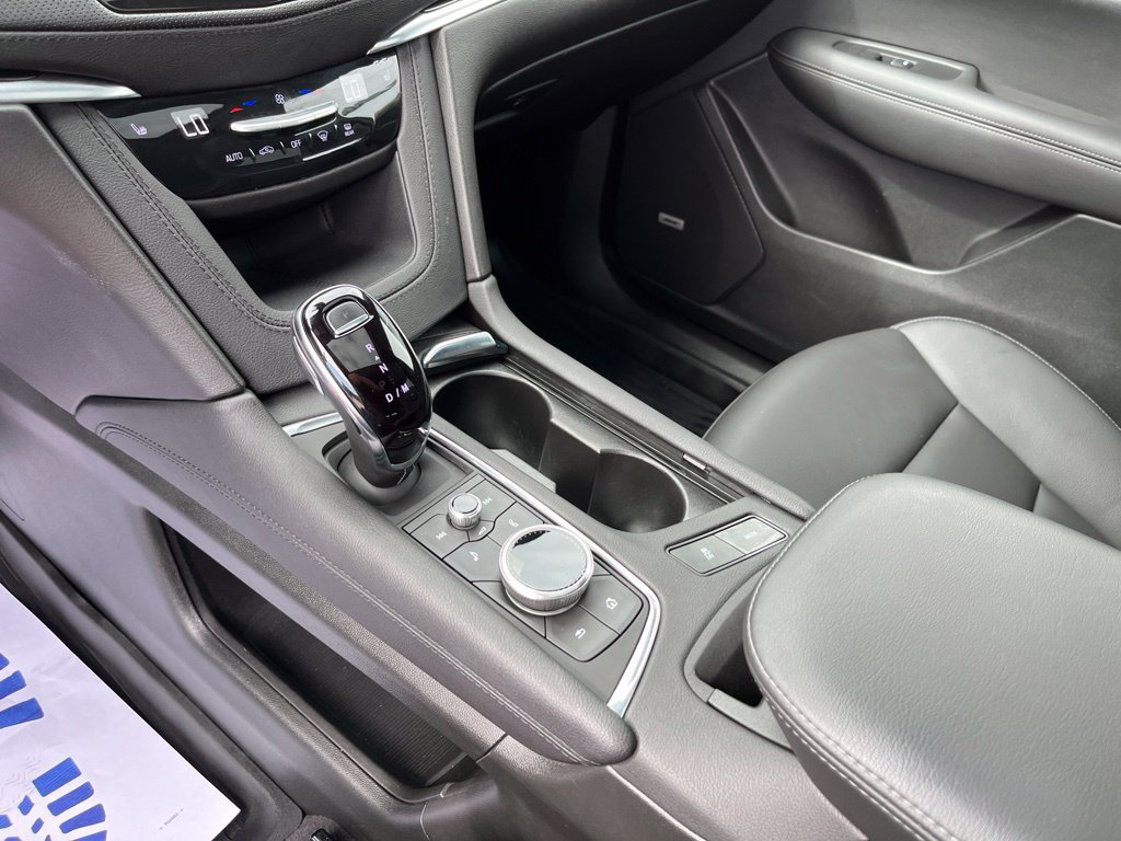 Used 2025 Cadillac XT6 Luxury w/ LPO, Floor Liner Package AWD/4WD image 14