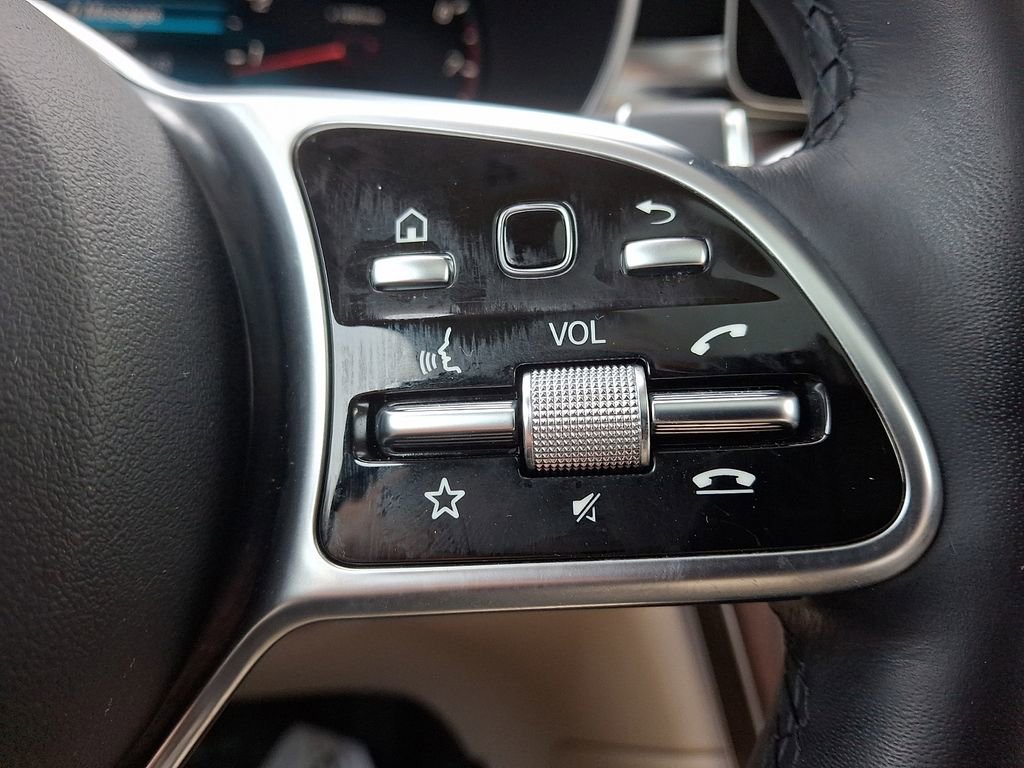 Used 2022 Mercedes-Benz GLC 300 4MATIC image 22