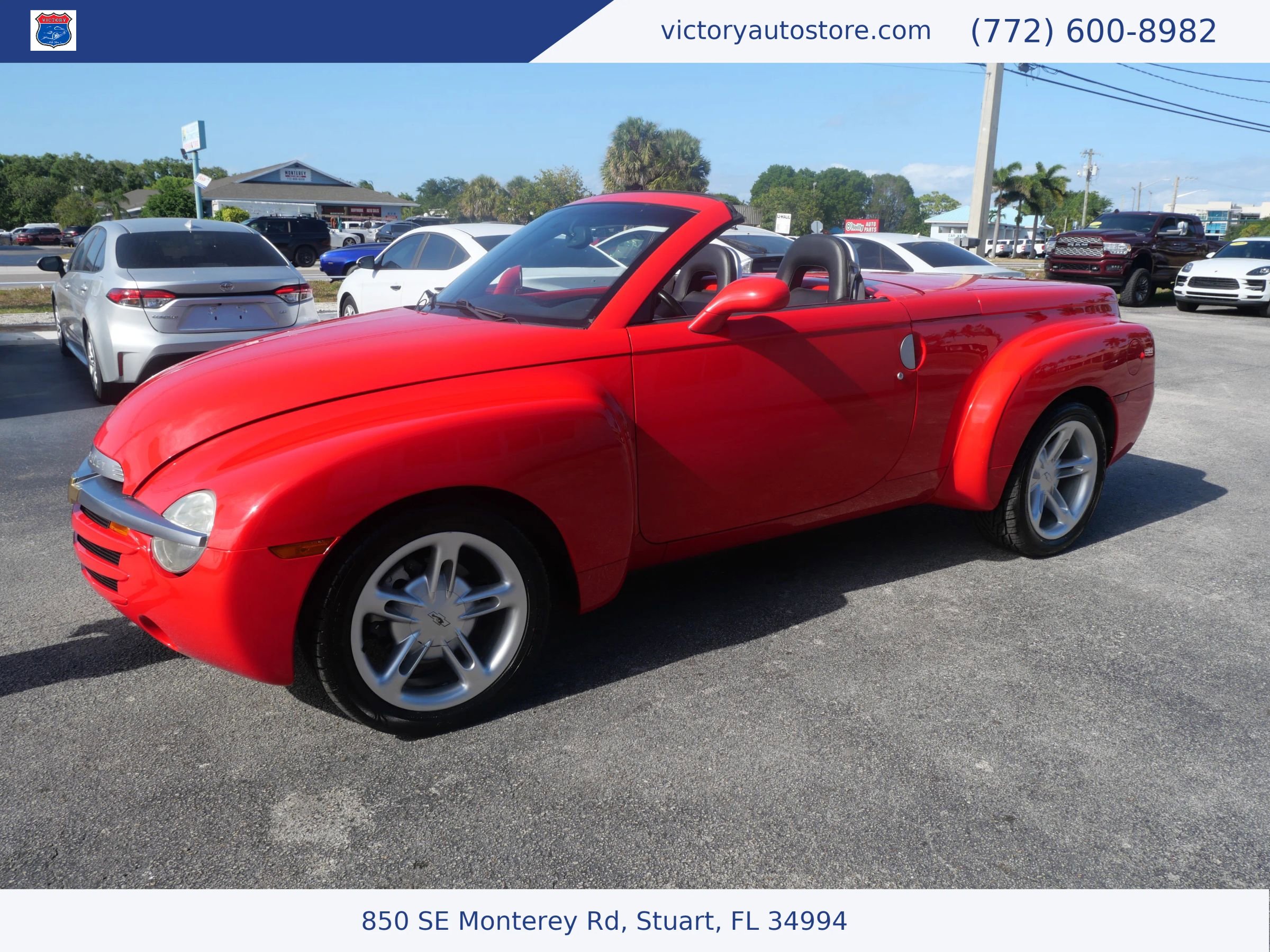 Used 2003 Chevrolet SSR w/ Preferred Equipment Group image 9